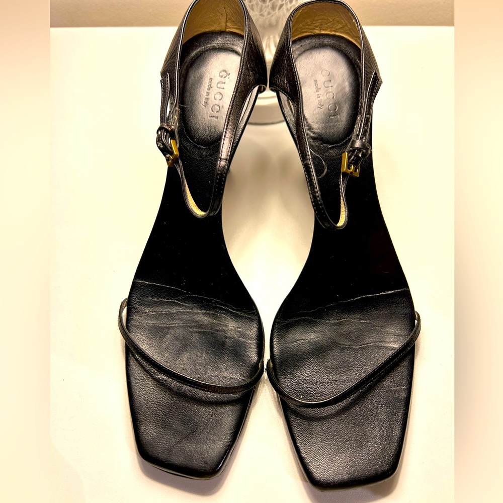 Gucci sandals w/dust bag